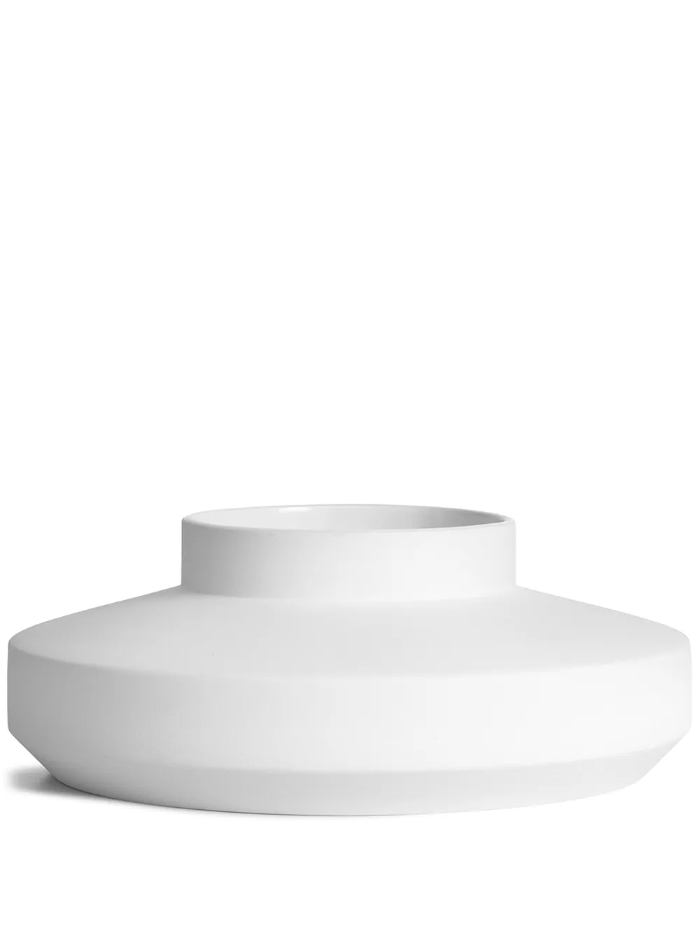 Karakter ваза геометричной формы