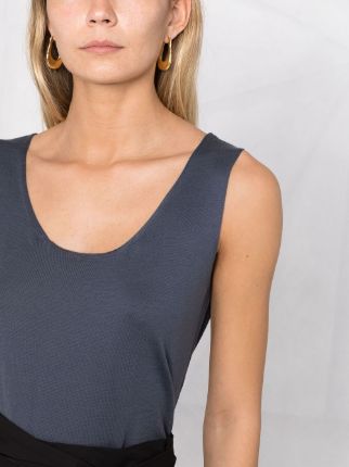 U-neck sleeveless top展示图