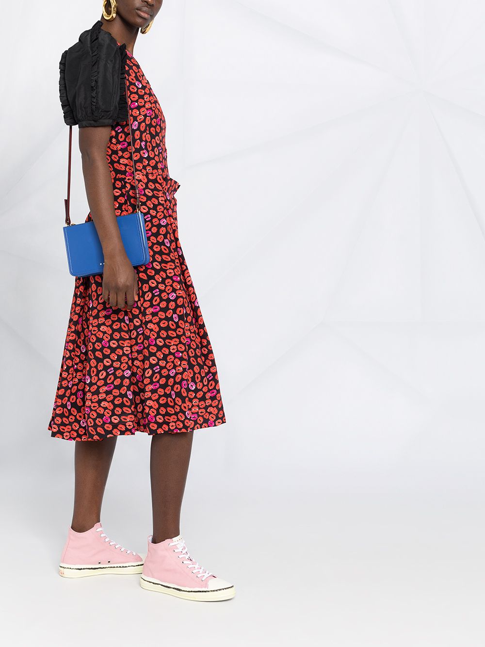 фото Marni pleated lip-print dress