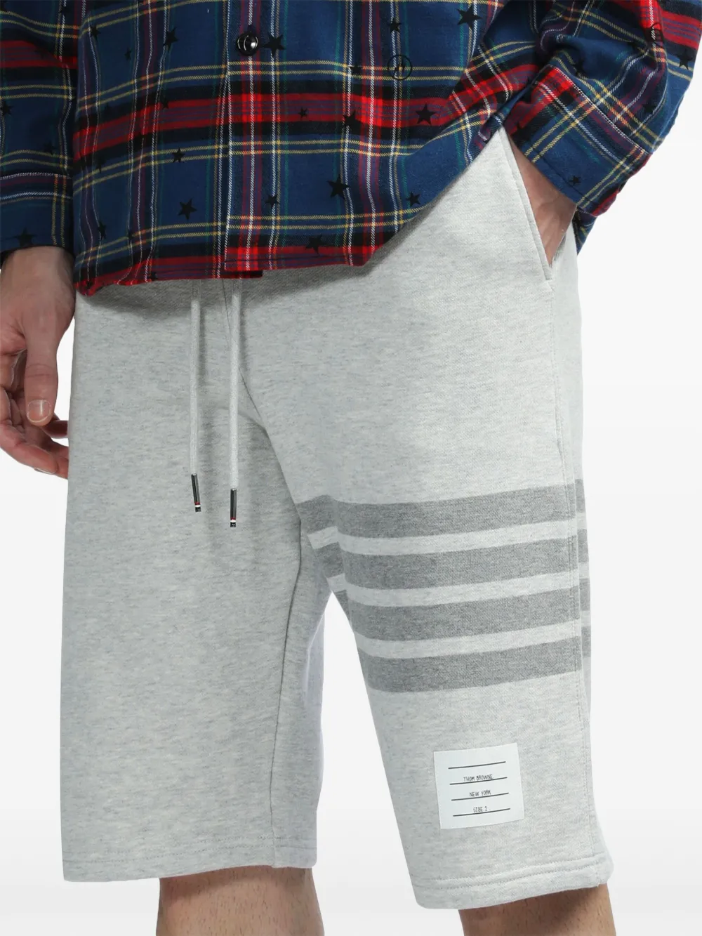 Thom Browne Shorts sportivi con dettaglio a 4 righe | Image 5