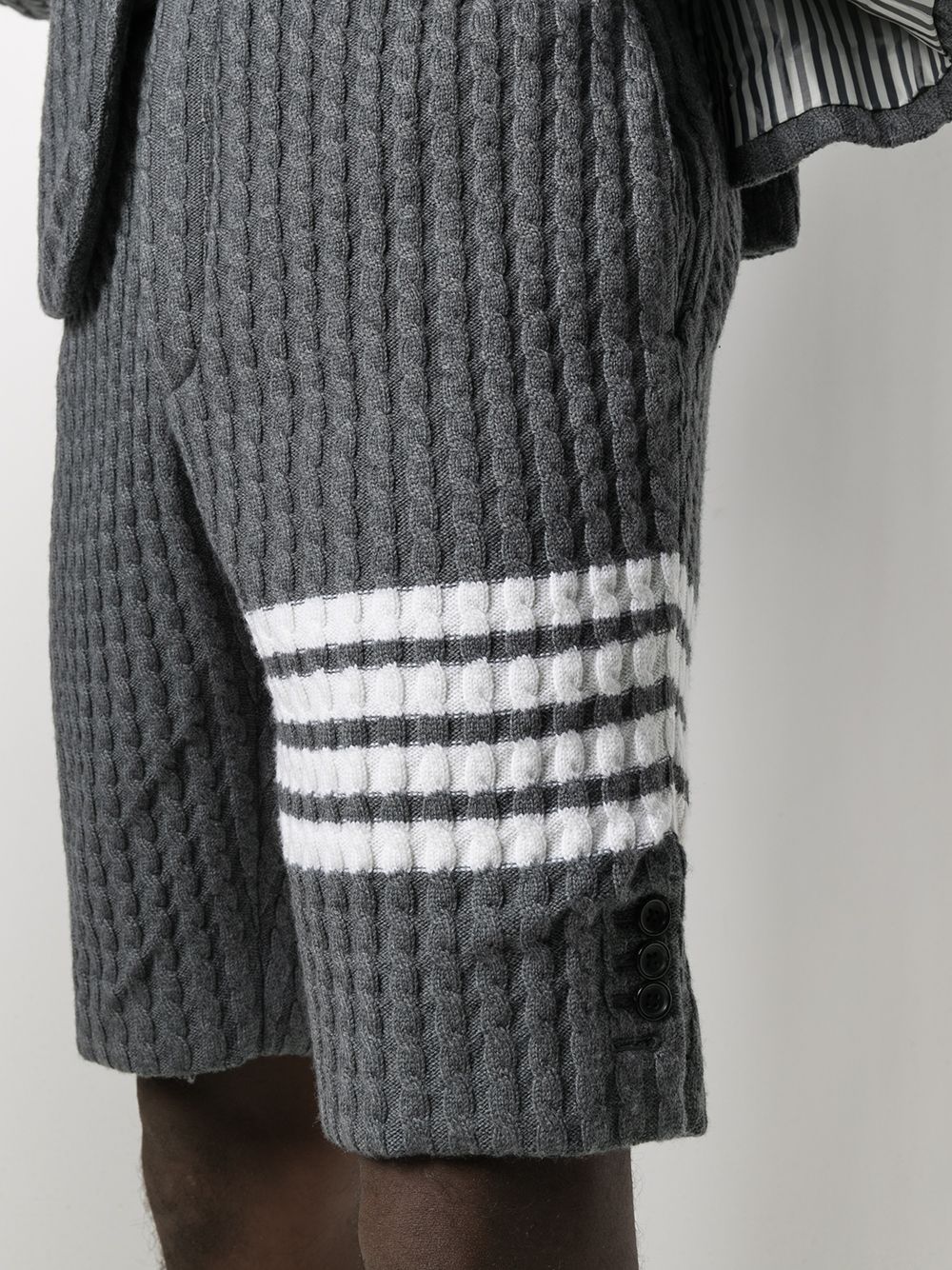 фото Thom browne фактурные шорты с полосками 4-bar