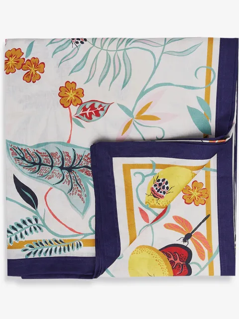 La DoubleJ Botanical print tablecloth