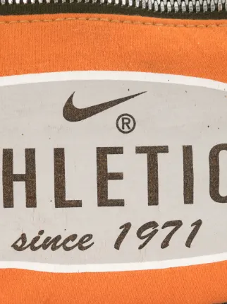 x Nike Athletics 字样腰包展示图