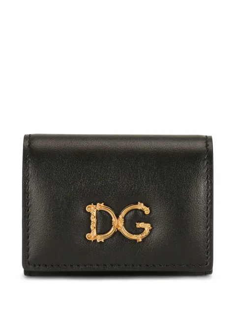 Dolce & Gabbana باوتش بكبسولة وبروش شعار الماركة