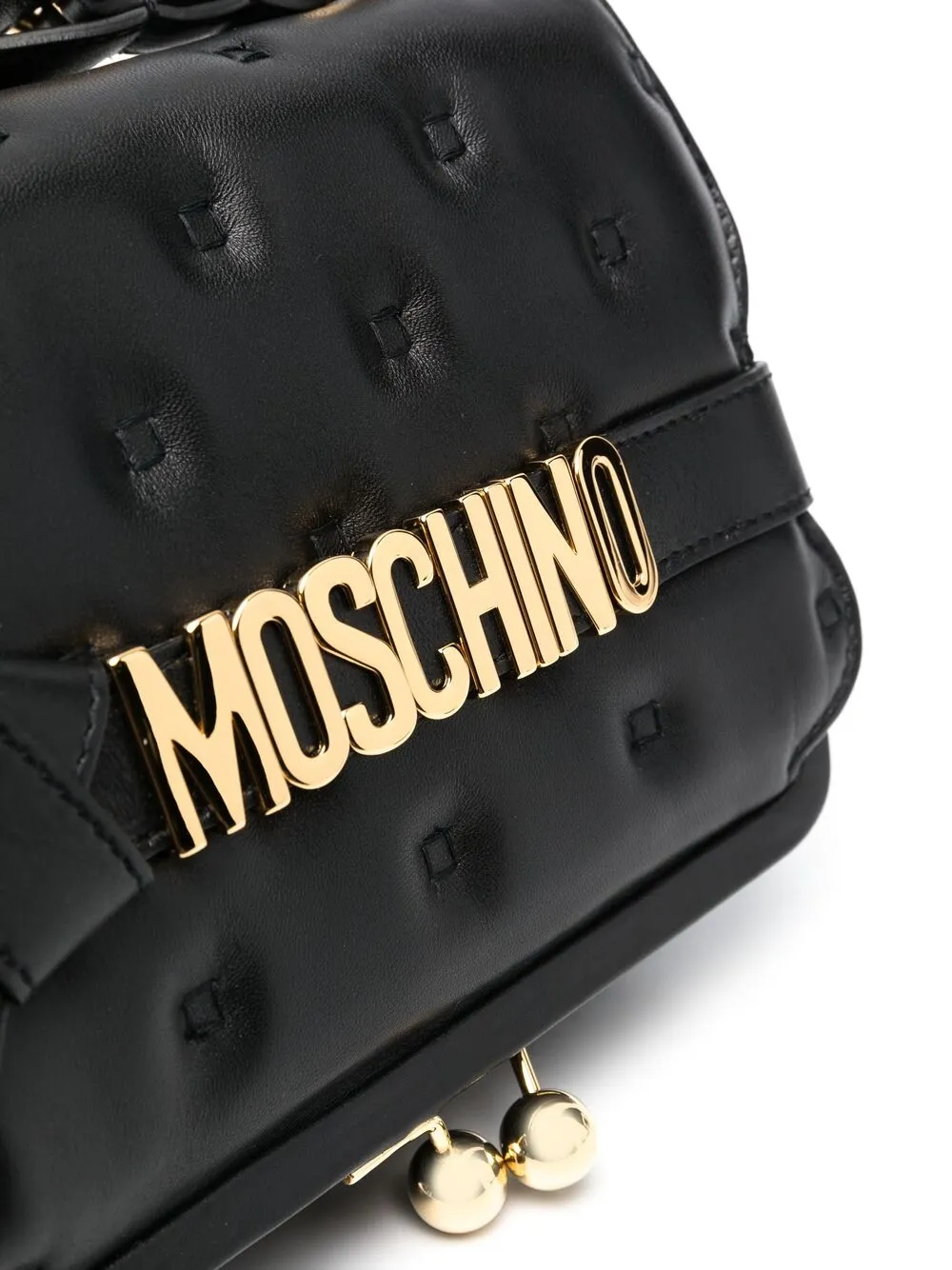 фото Moschino сумка на плечо pillow с металлическим логотипом