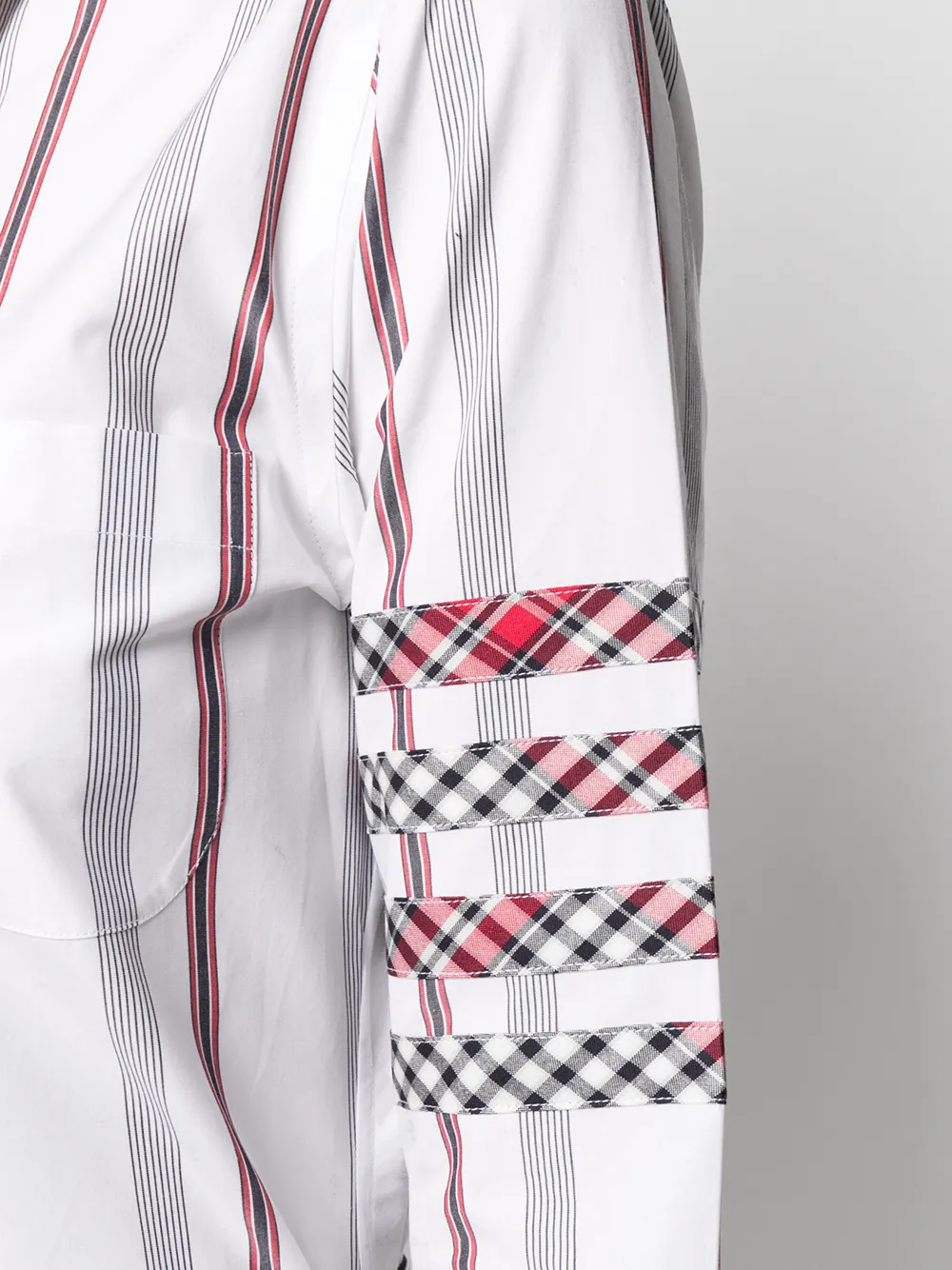 фото Thom browne поплиновая рубашка в полоску на пуговицах