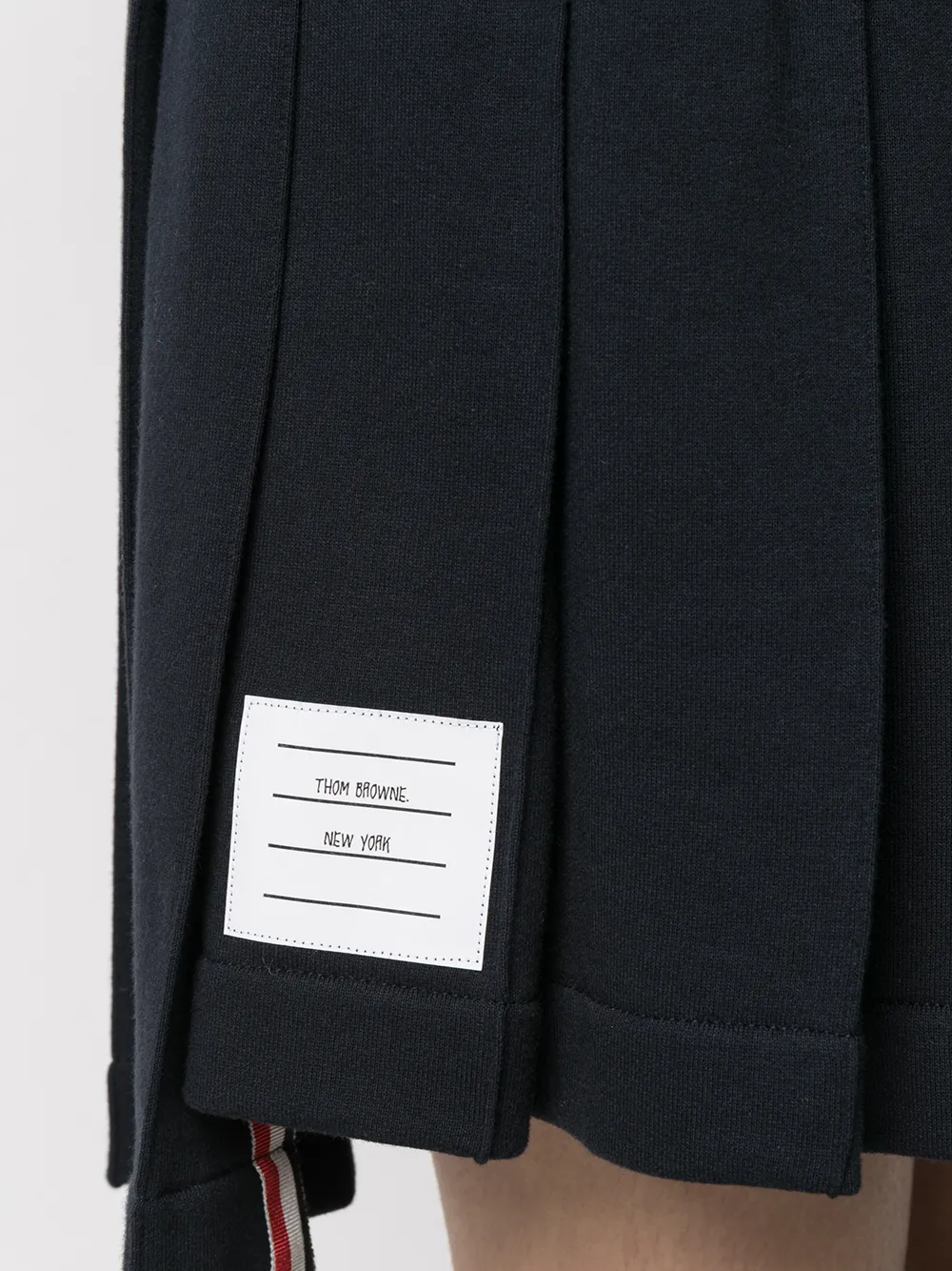 фото Thom browne юбка со складками и нашивкой-логотипом