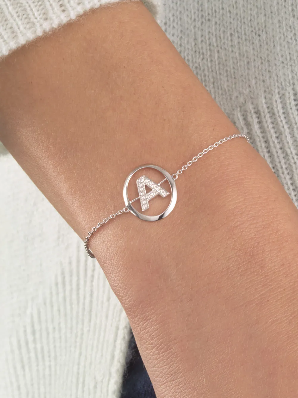 фото Annoushka браслет с инициалом a