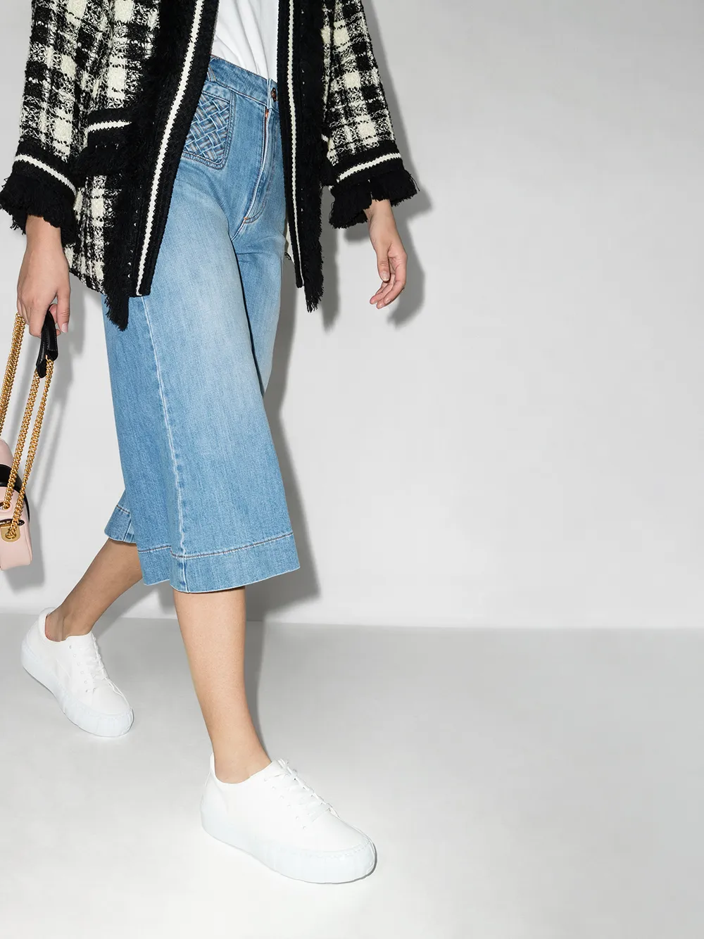 фото Fendi массивные кроссовки