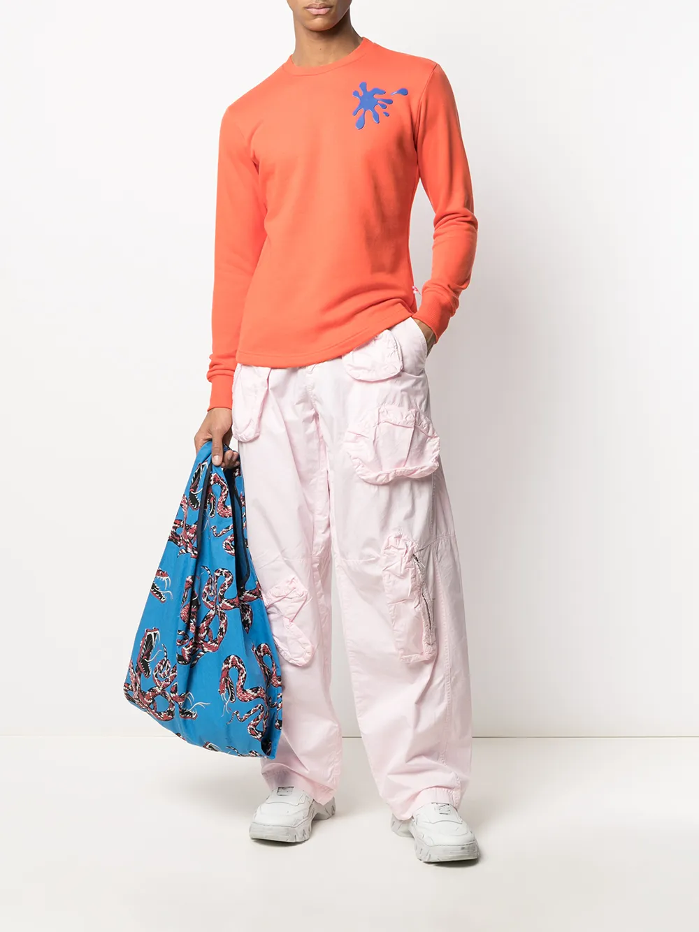 Walter Van Beirendonck Pre-Owned pantalones anchos con arma estampada | Mujer | Image 2