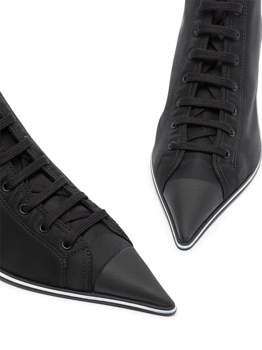 Prada Gab sneakers met puntige neus - Zwart