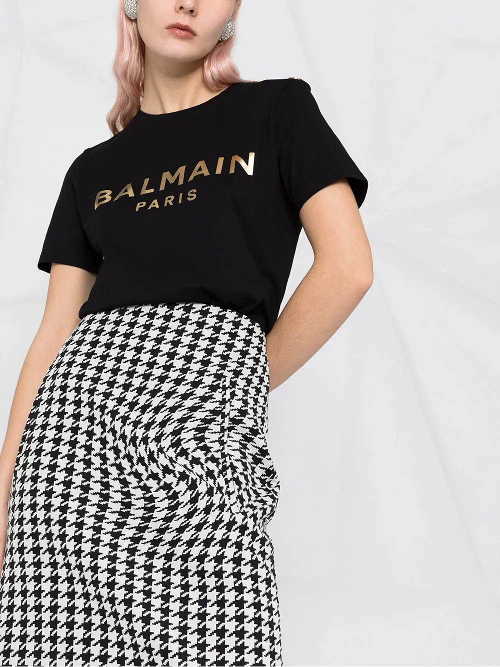 фото Balmain футболка с декоративными пуговицами и логотипом