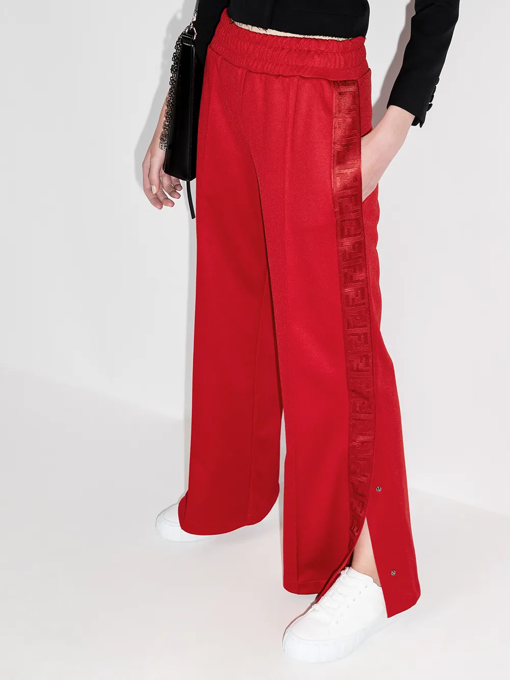 фото Fendi спортивные брюки с логотипами на лампасах