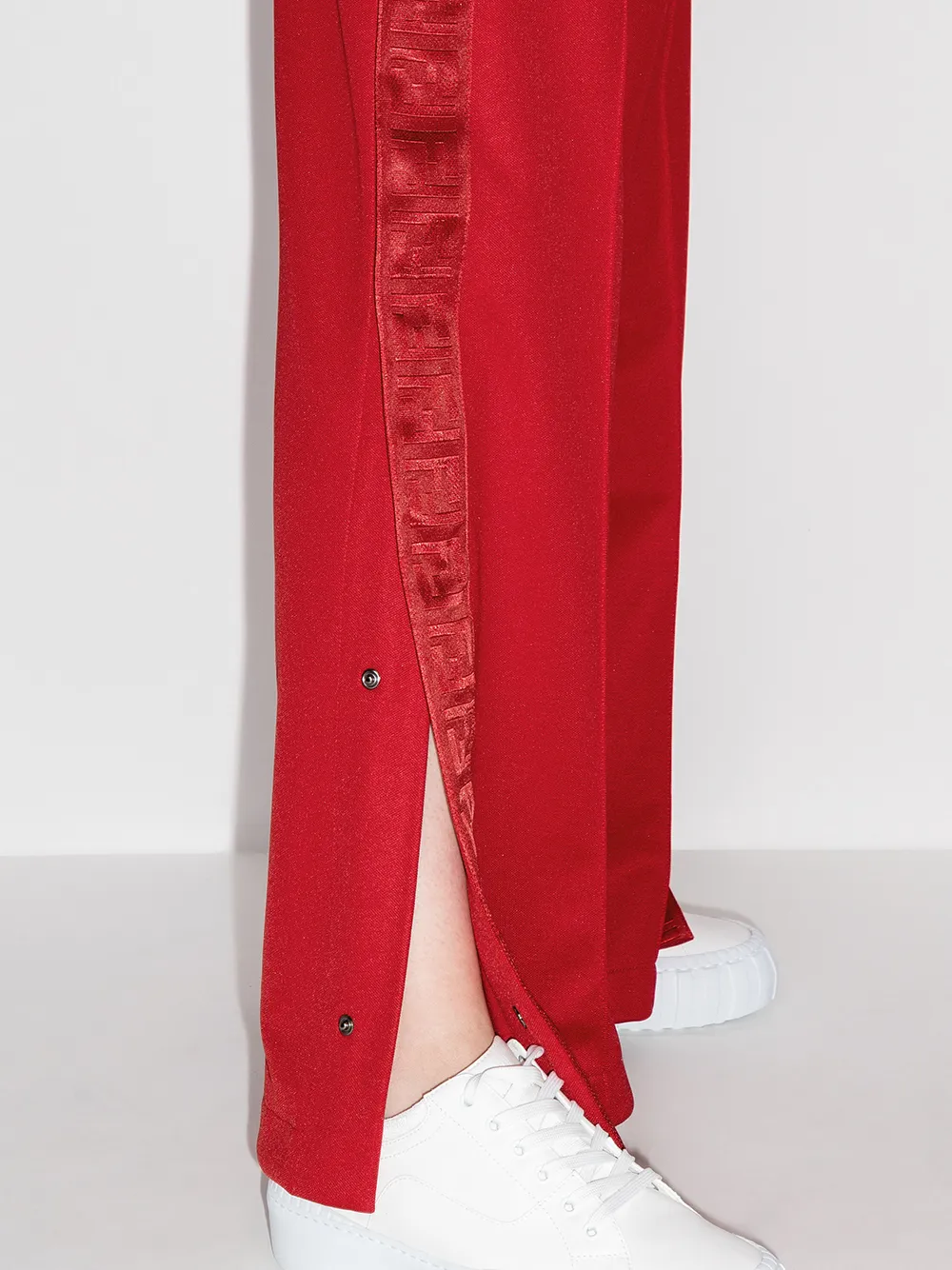 фото Fendi спортивные брюки с логотипами на лампасах