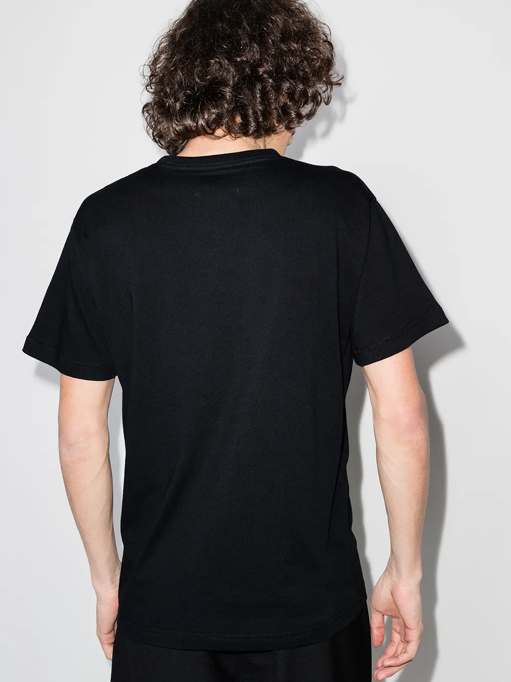 фото Yohji yamamoto футболка new era с логотипом