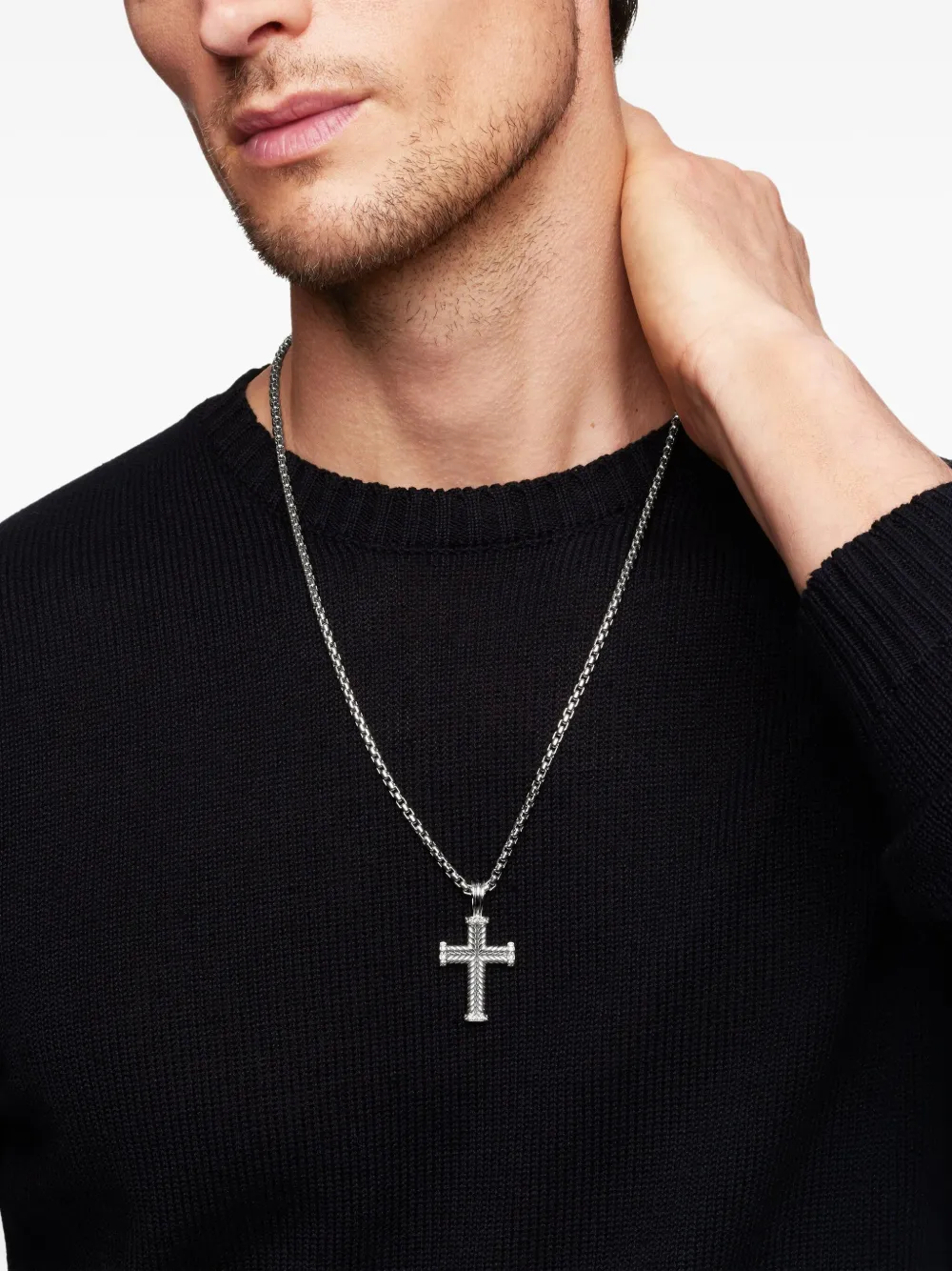 David Yurman Pendente Chevron Cross in argento sterling con diamanti (33,5mm) | Image 2