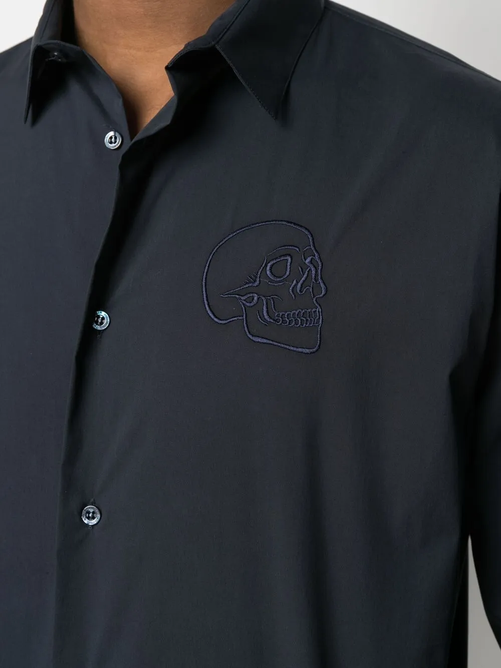 фото Philipp plein рубашка на пуговицах с вышивкой skull