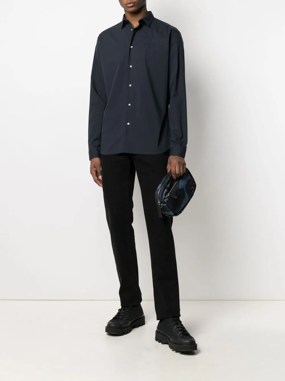 фото Philipp plein рубашка на пуговицах с вышивкой skull