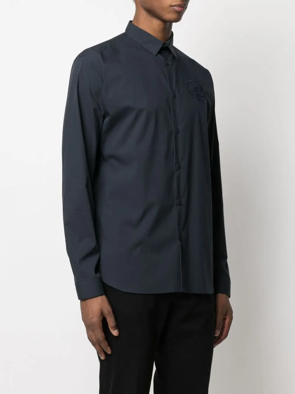 фото Philipp plein рубашка на пуговицах с вышивкой skull