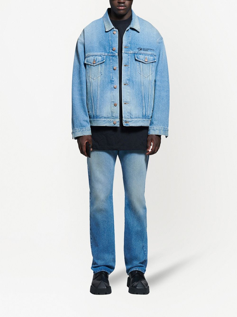 фото Balenciaga джинсовая куртка с вышитым логотипом