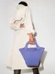 الصورة 2 من Bottega Veneta شنطة عملية جلد 'دول'