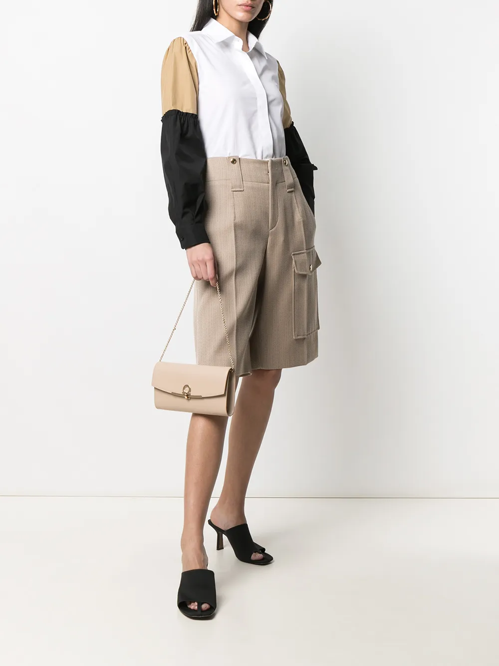 фото Salvatore ferragamo сумка на плечо с пряжкой gancini