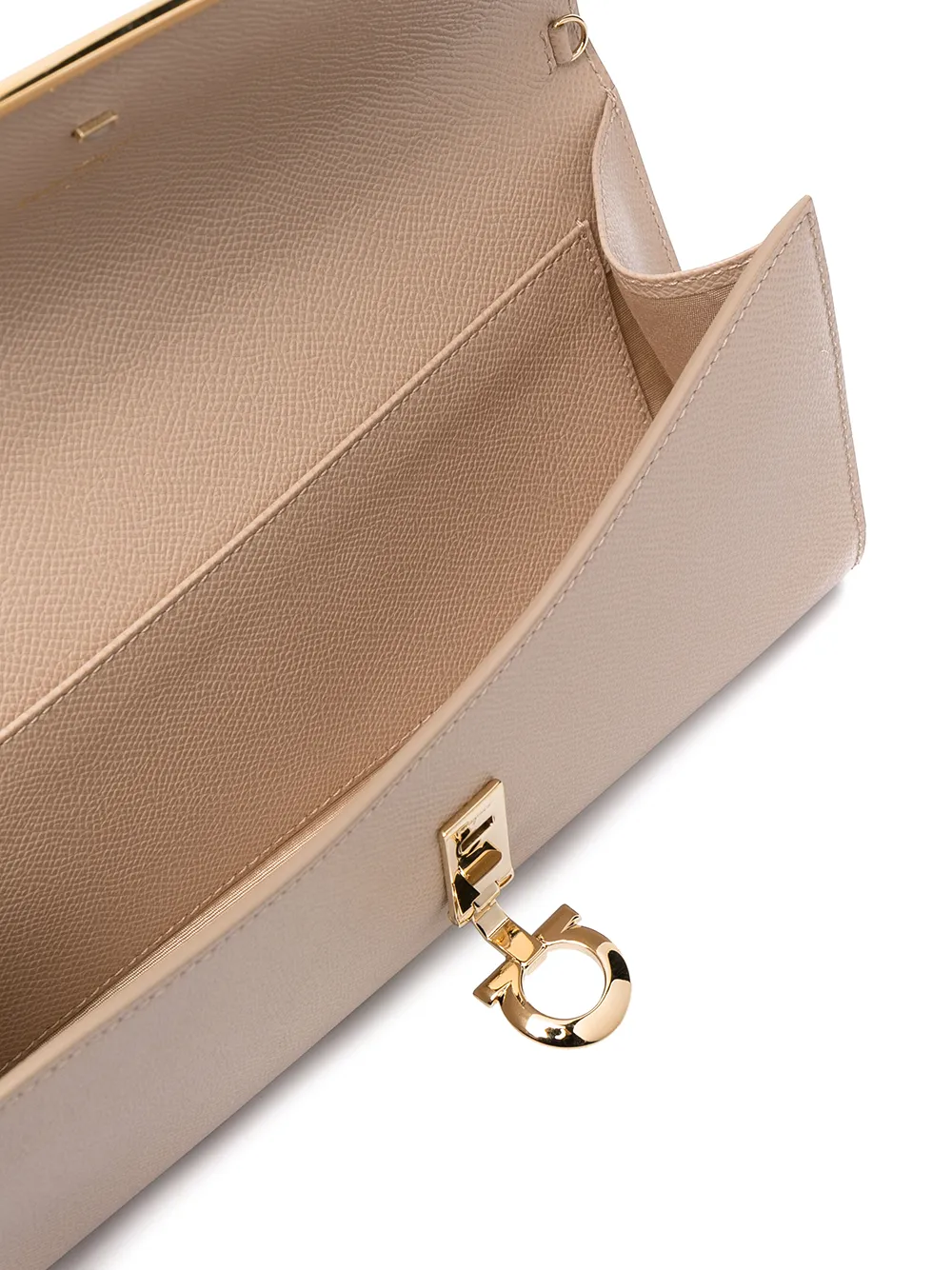 фото Salvatore ferragamo сумка на плечо с пряжкой gancini