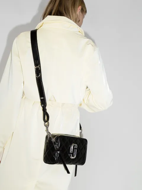 the softshot 21 quilted leather crossbody bolsa