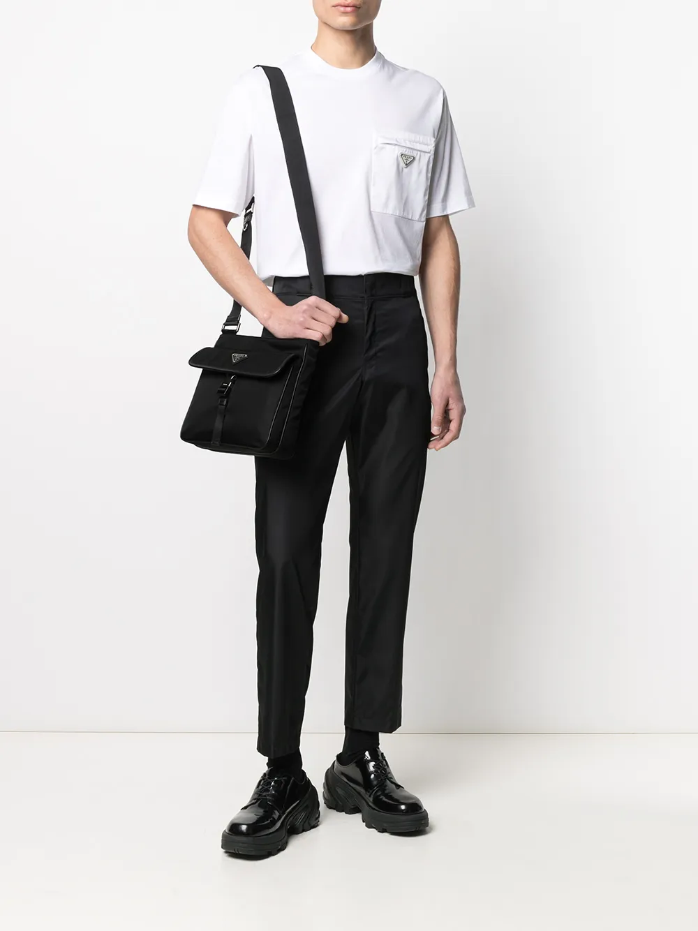 Prada Schoudertas met logo - Zwart