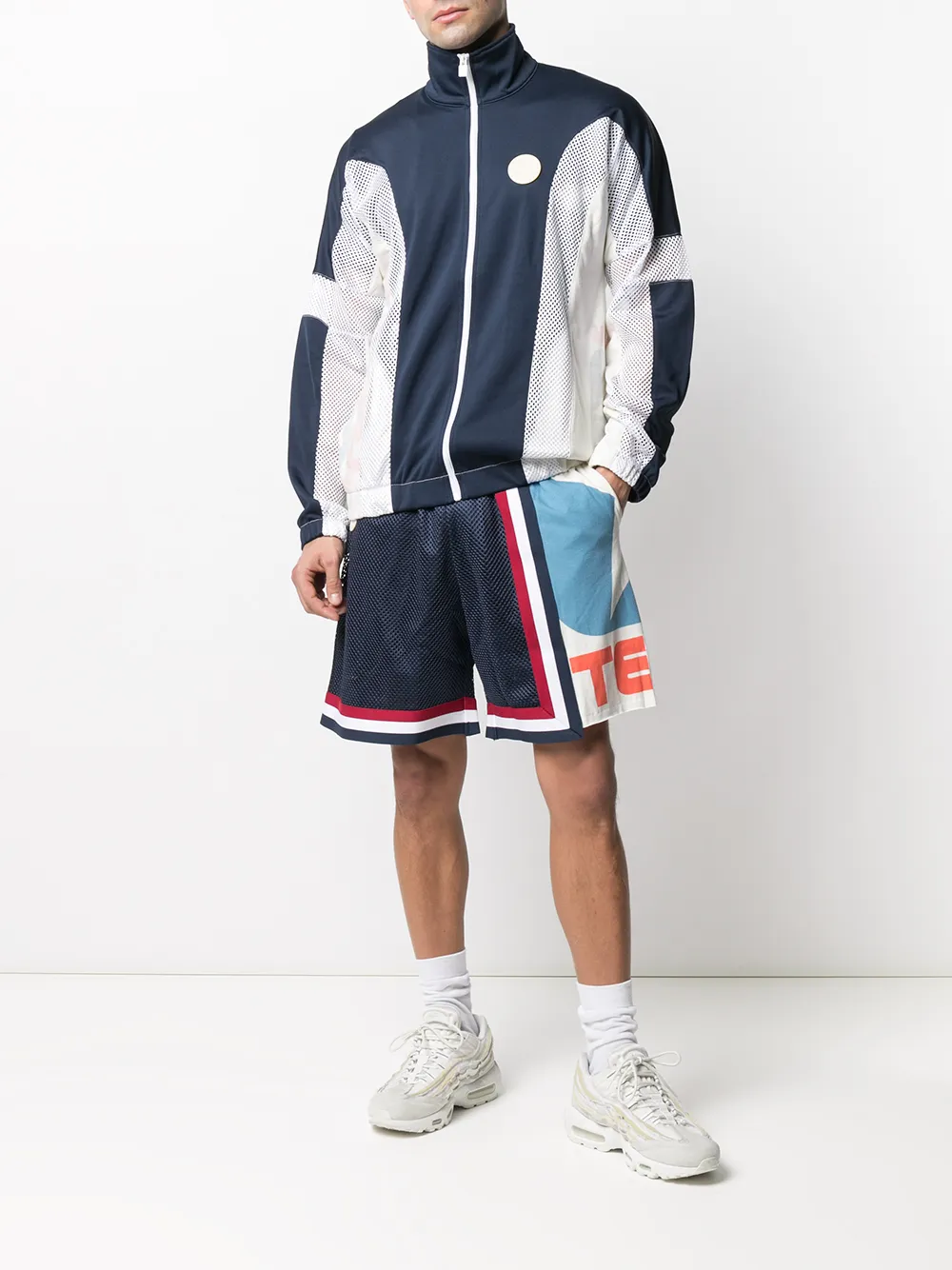 фото Telfar спортивная куртка из коллаборации с converse