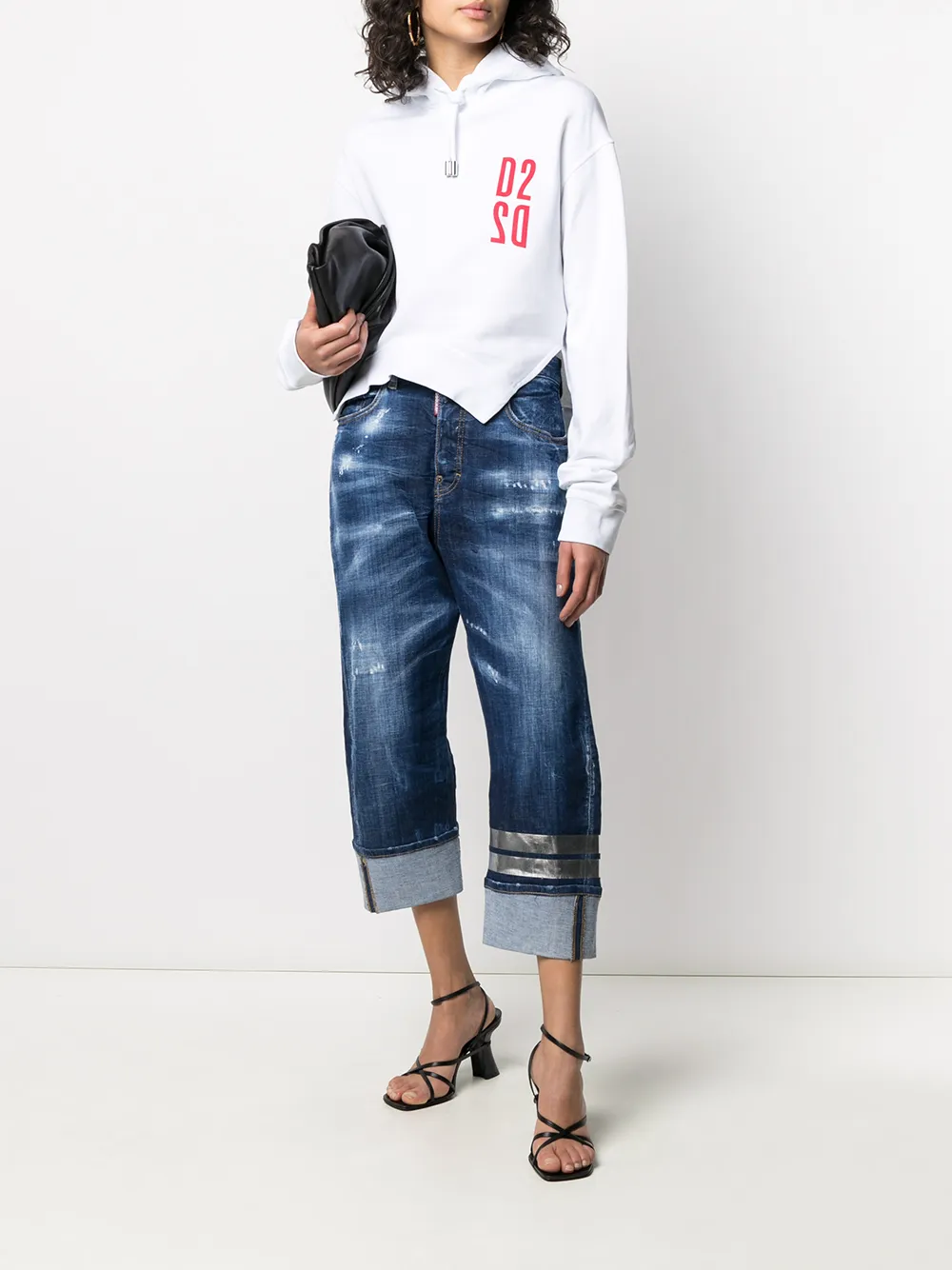 фото Dsquared2 джинсы бойфренды с эффектом потертости