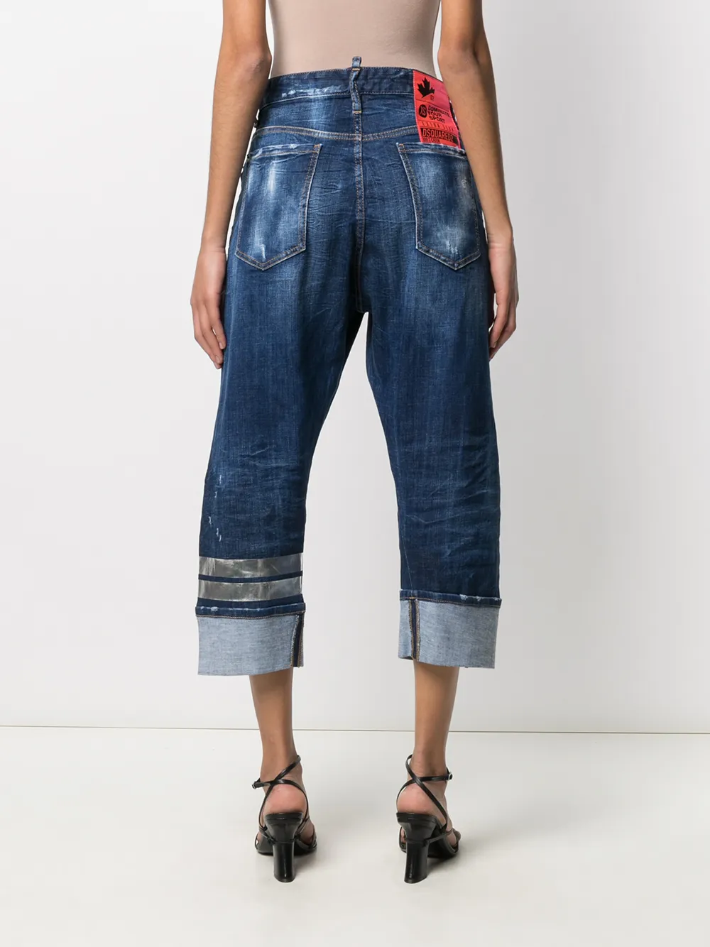 фото Dsquared2 джинсы бойфренды с эффектом потертости