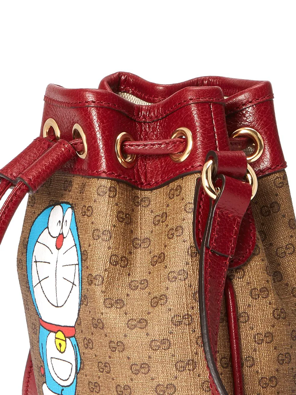 фото Gucci мини-сумка из коллаборации с doraemon