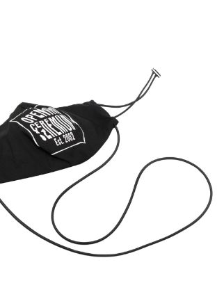 扭曲设计logo挂绳口罩展示图