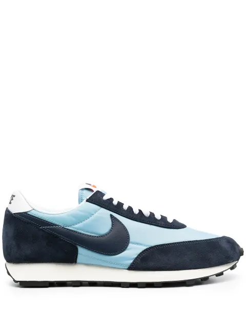 nike daybreak low top sneakers