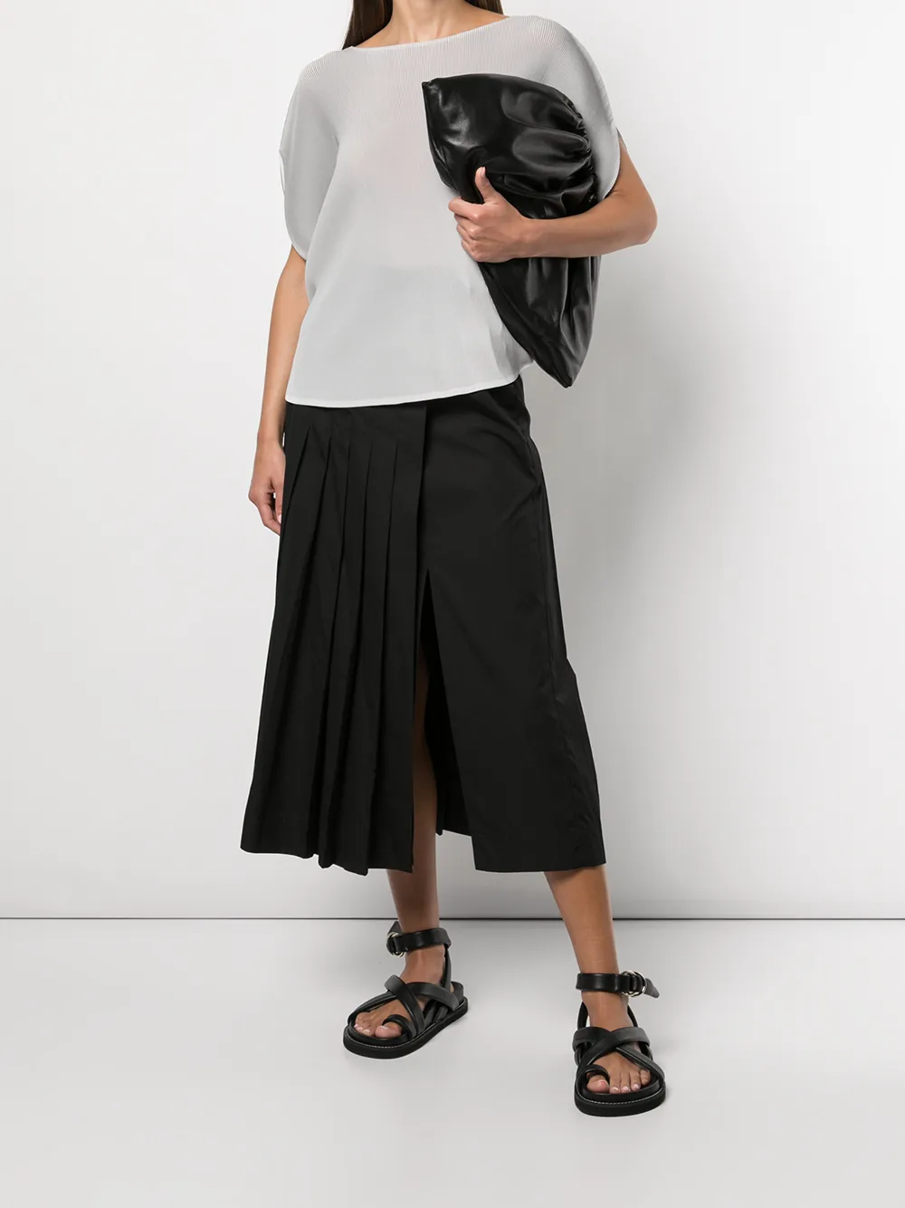 фото Pleats please issey miyake футболка с драпировкой на рукавах