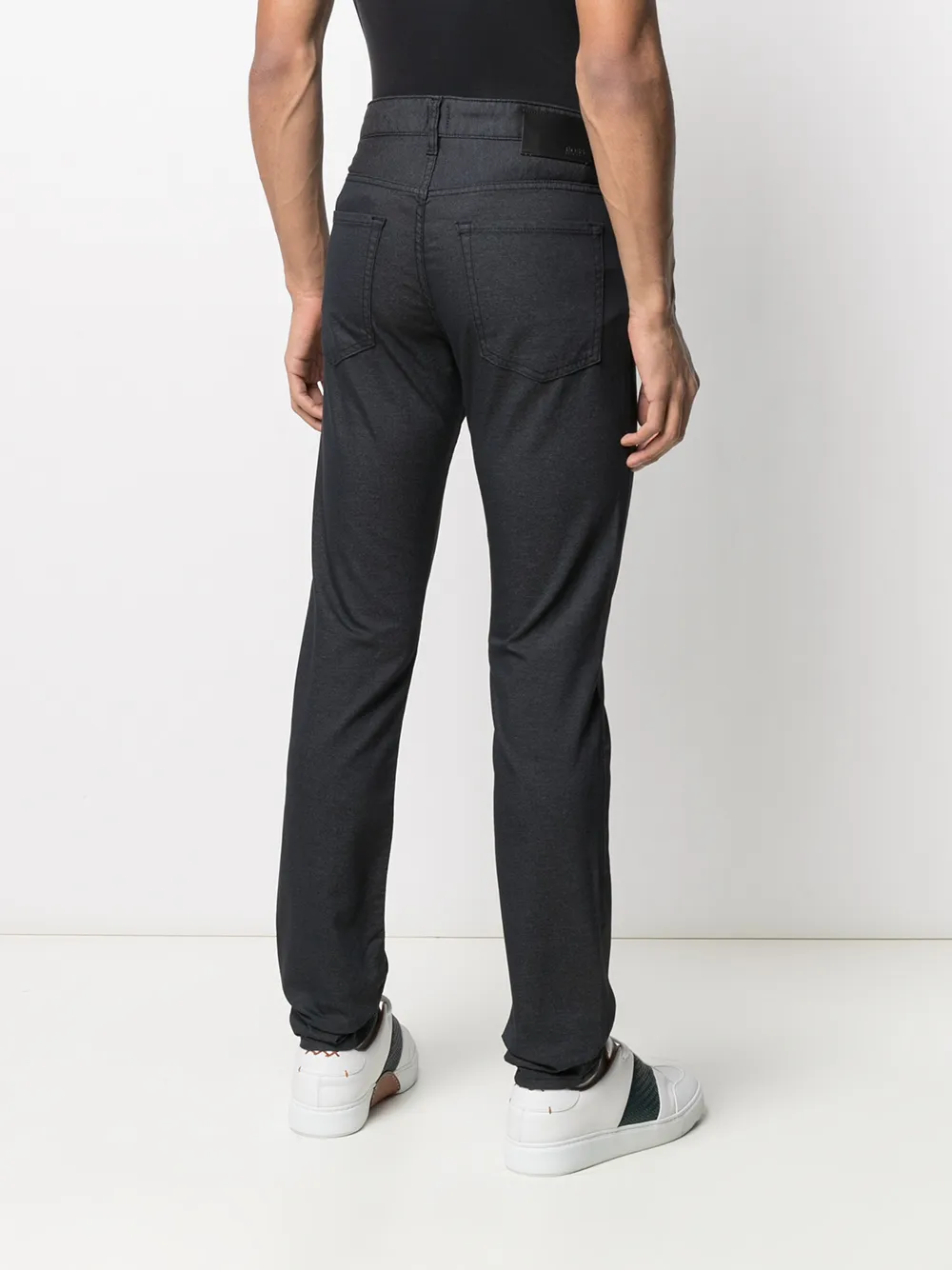 фото Boss узкие джинсы