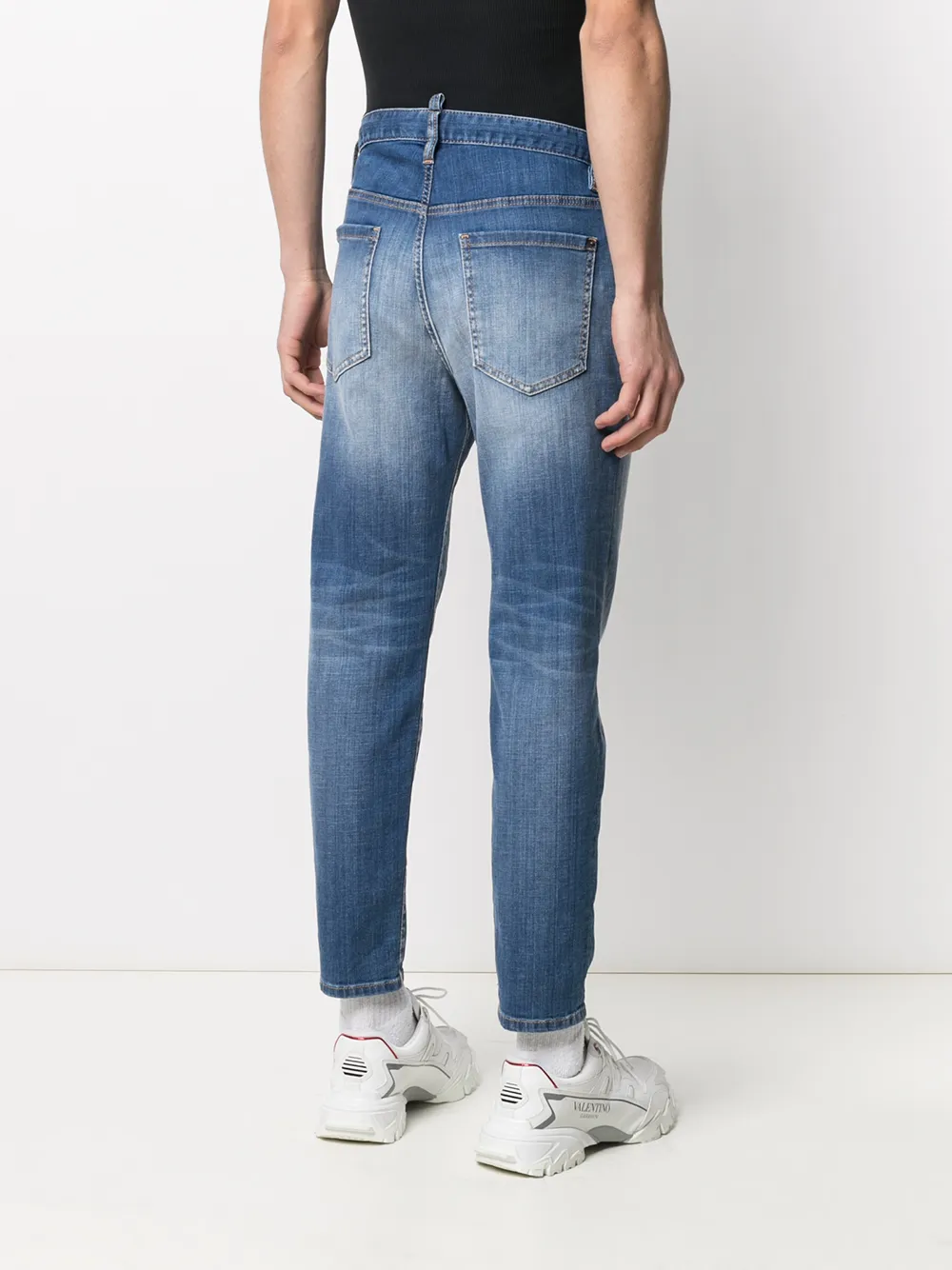 фото Dsquared2 узкие джинсы с эффектом потертости