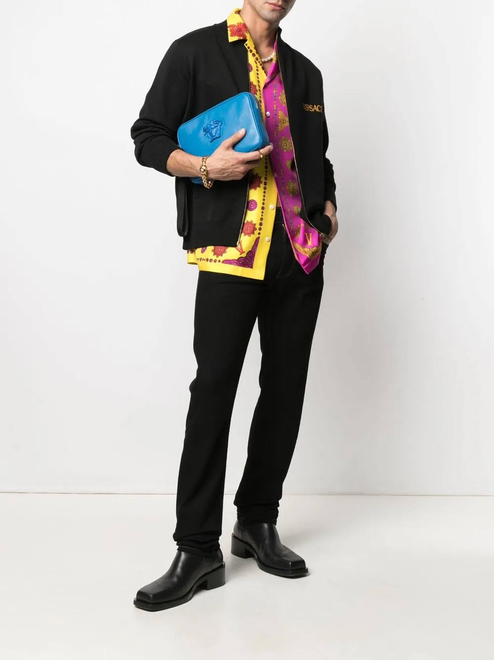 фото Versace прямые джинсы с нашивкой-логотипом
