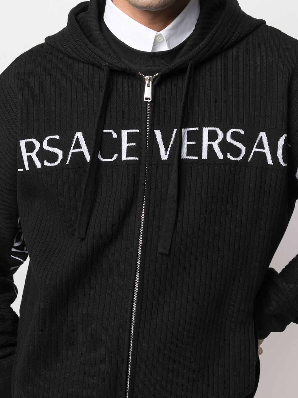 фото Versace худи на молнии с логотипом