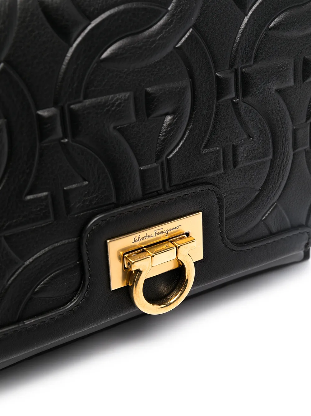 фото Salvatore ferragamo сумка через плечо с декором gancini