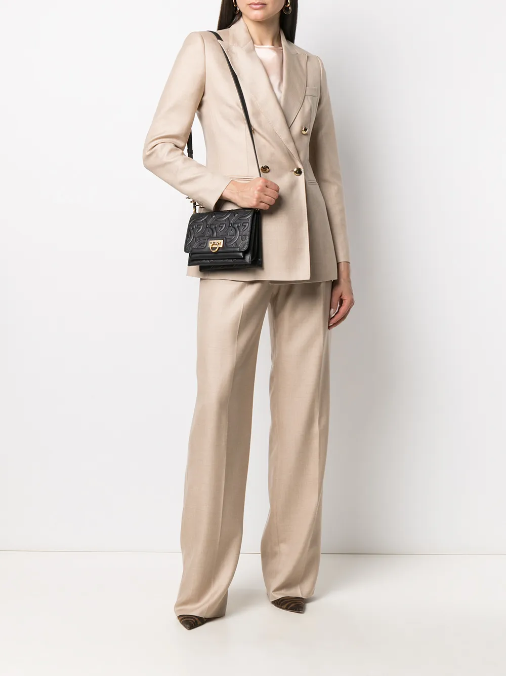 фото Salvatore ferragamo сумка через плечо с декором gancini