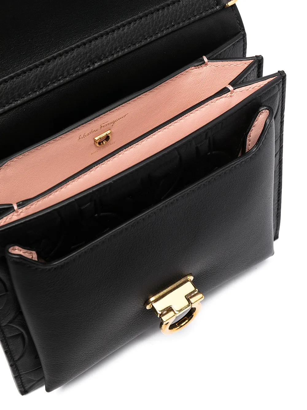 фото Salvatore ferragamo сумка через плечо с декором gancini