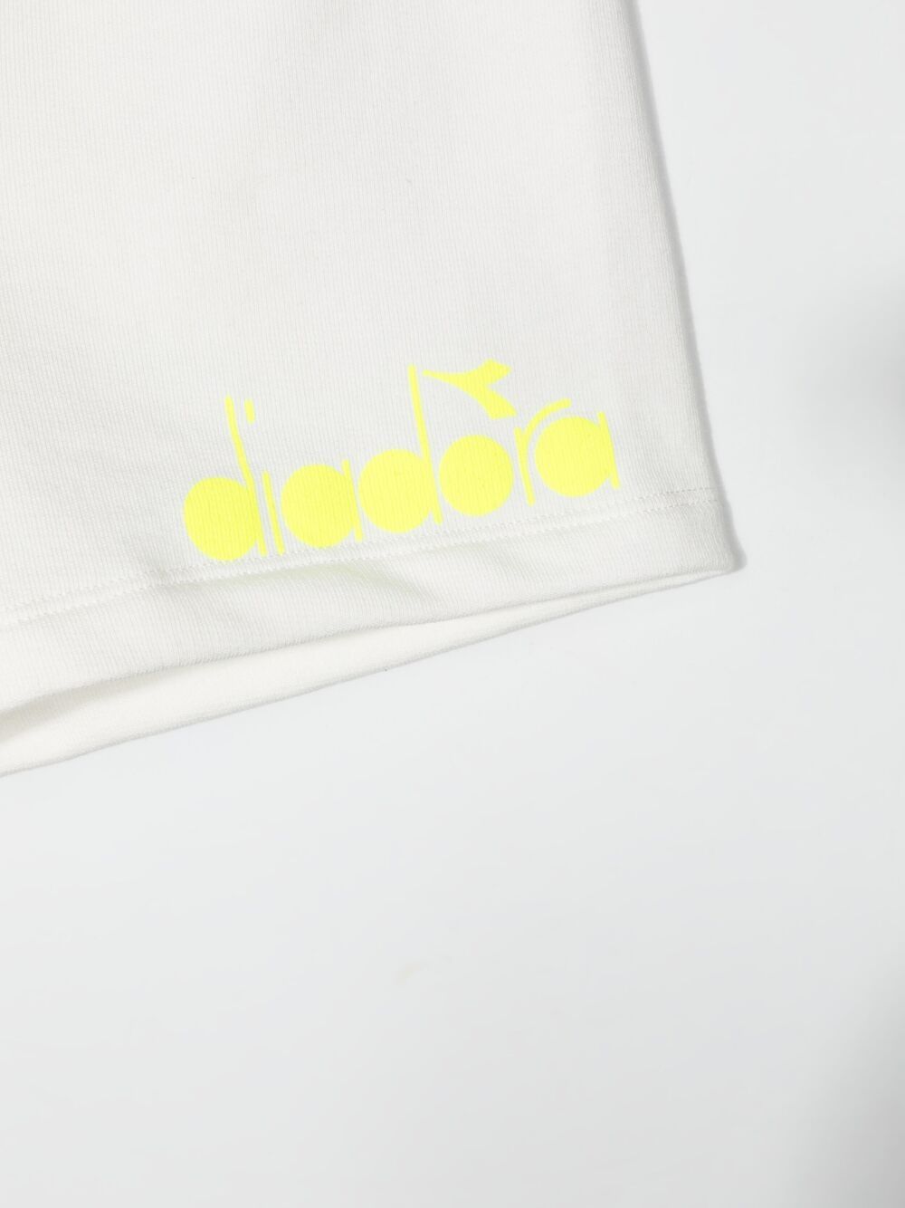 фото Diadora junior шорты с контрастным поясом и логотипом