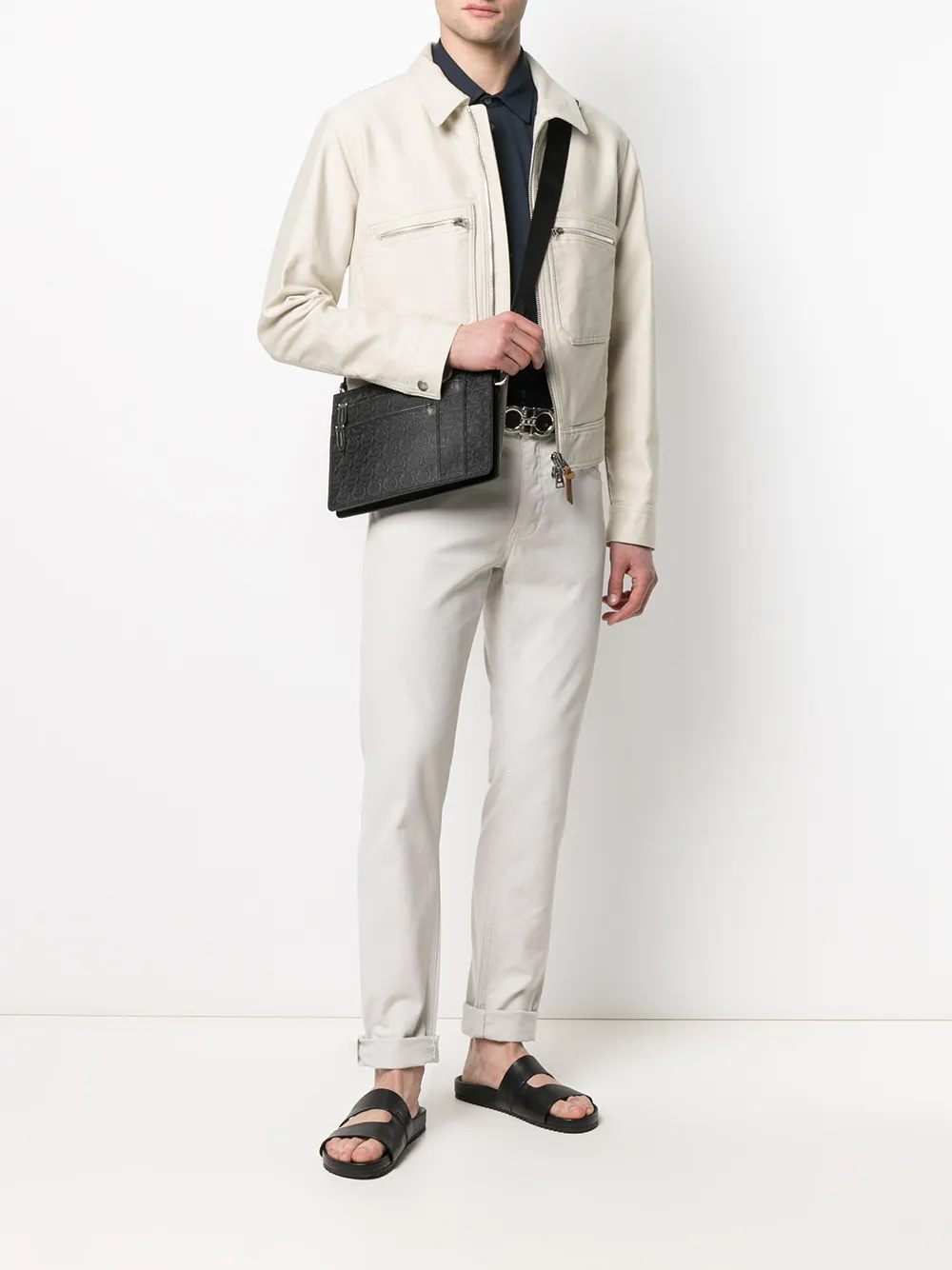 фото Salvatore ferragamo сумка на плечо с тиснением gancini