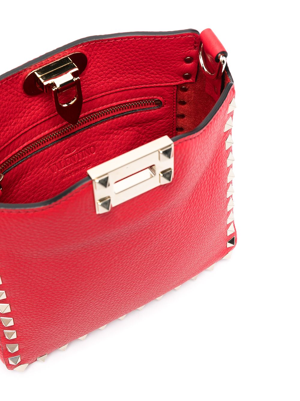 фото Valentino garavani rockstud-embellished shoulder bag