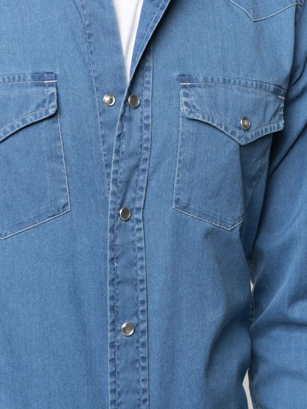 camicia con bottoni automatici