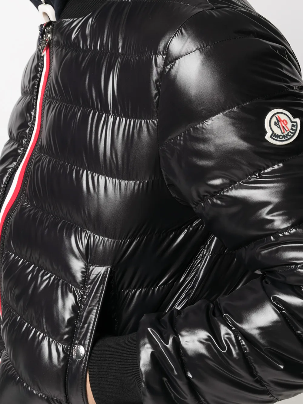 фото Moncler дутый бомбер perouges