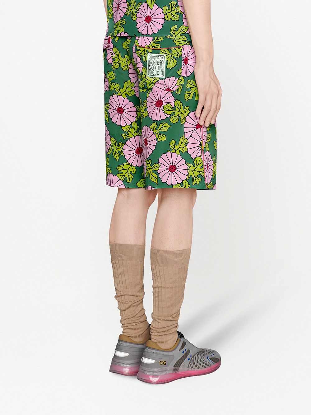 фото Gucci шорты с цветочным принтом из коллаборации с ken scott