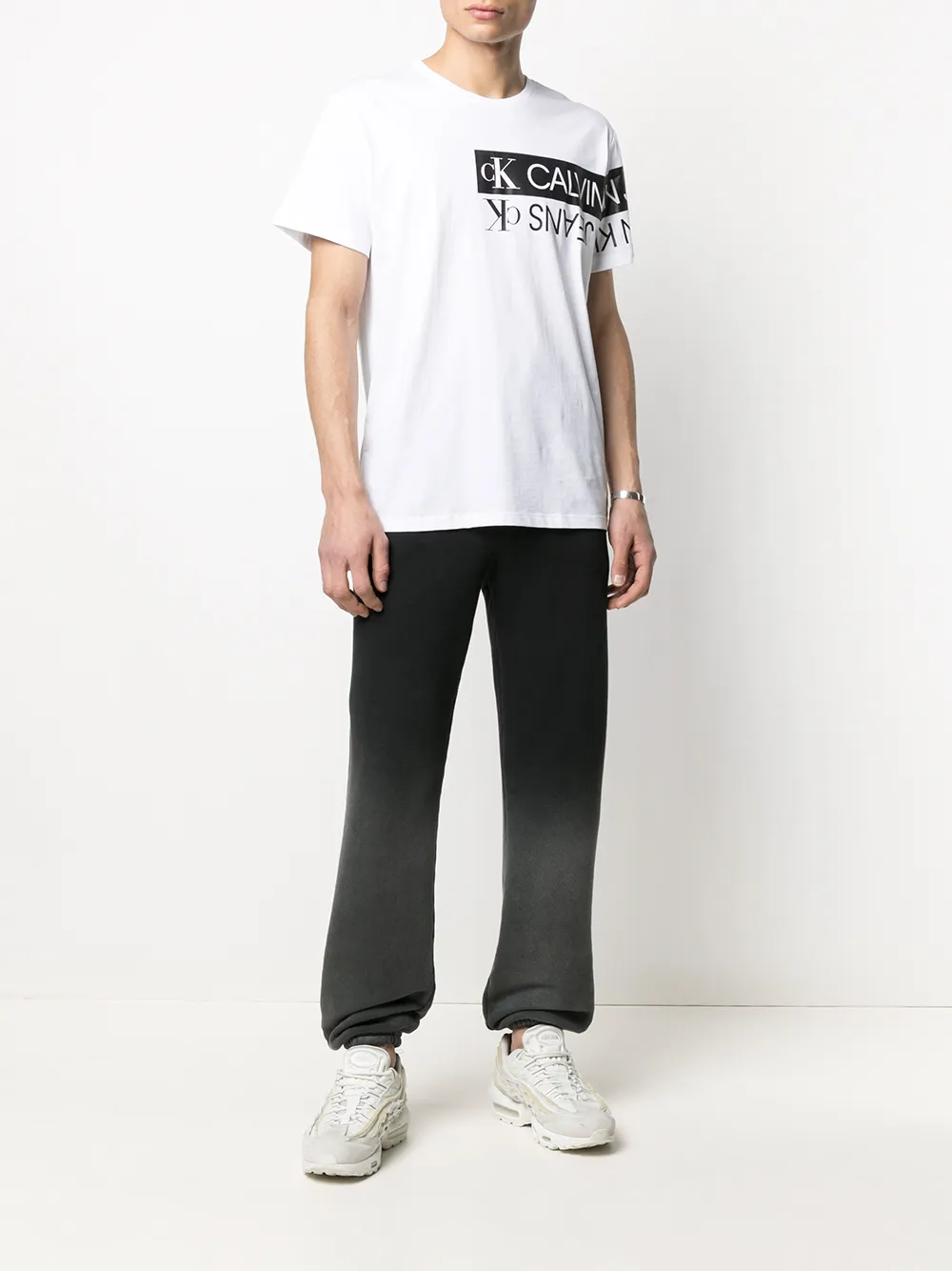 фото Calvin klein jeans футболка с логотипом